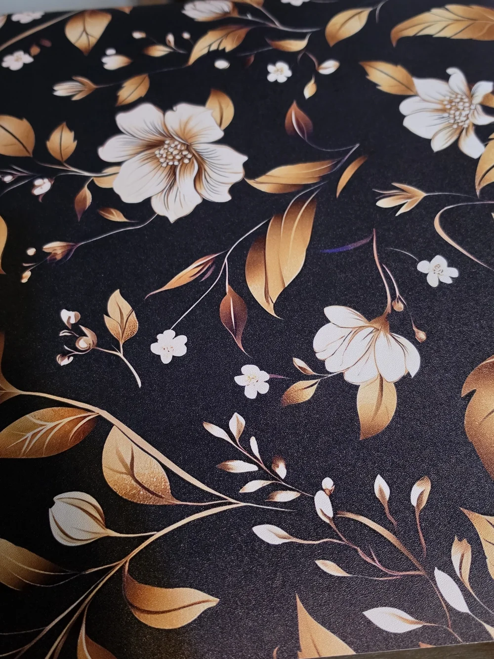 Elegant Black and Gold Floral Wall Paper
